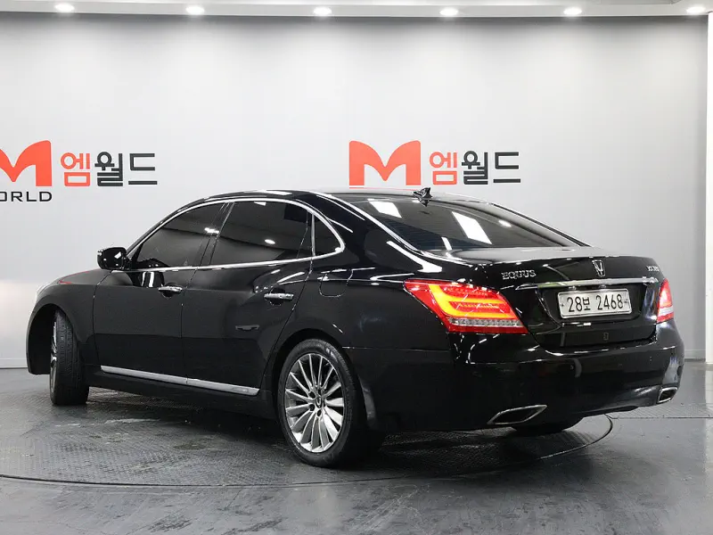 Hyundai Equus