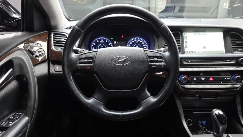 Hyundai Aslan