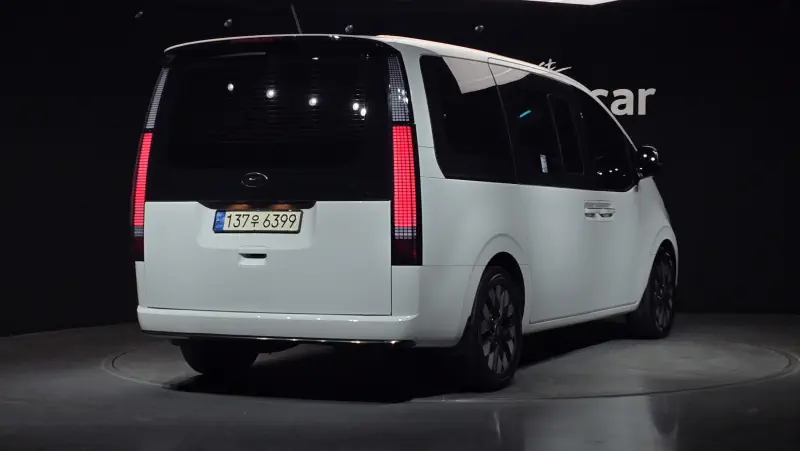 Hyundai Staria