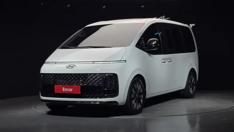 Hyundai Staria