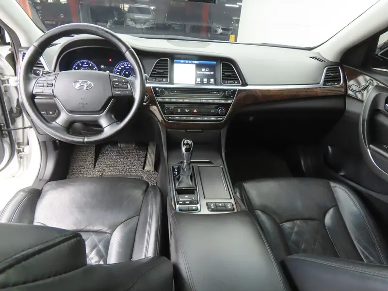 Hyundai Aslan