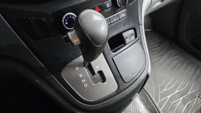 Hyundai Grand Starex