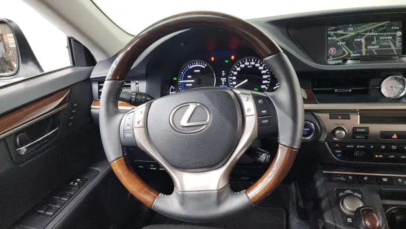 Lexus ES300h