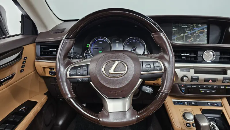 Lexus ES300h