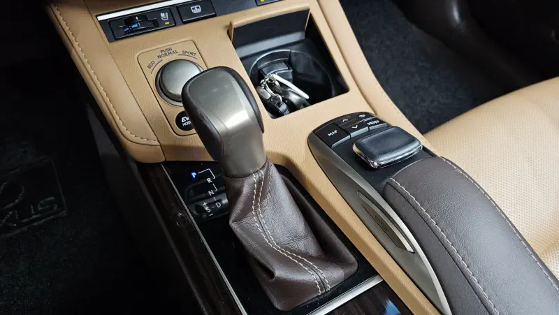Lexus ES300h