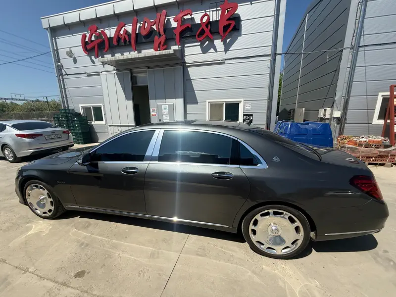 Mercedes-Benz S-Class