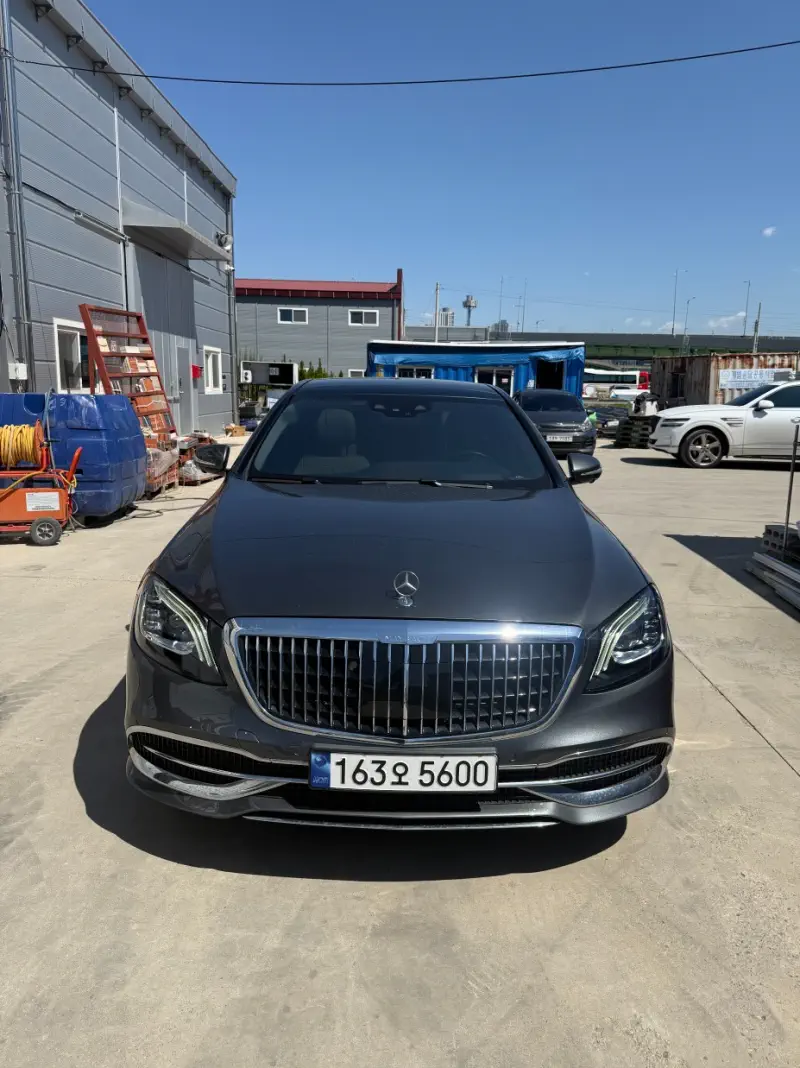 Mercedes-Benz S-Class
