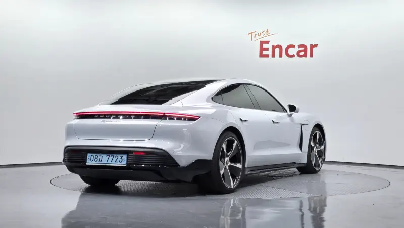 Porsche Taycan