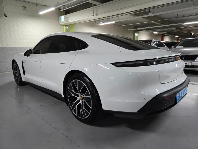 Porsche Taycan