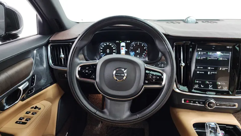 Volvo S90