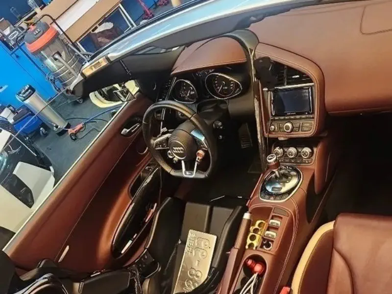 Audi R8