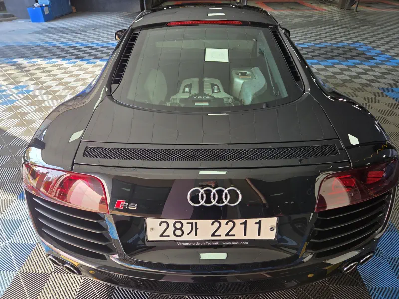 Audi R8
