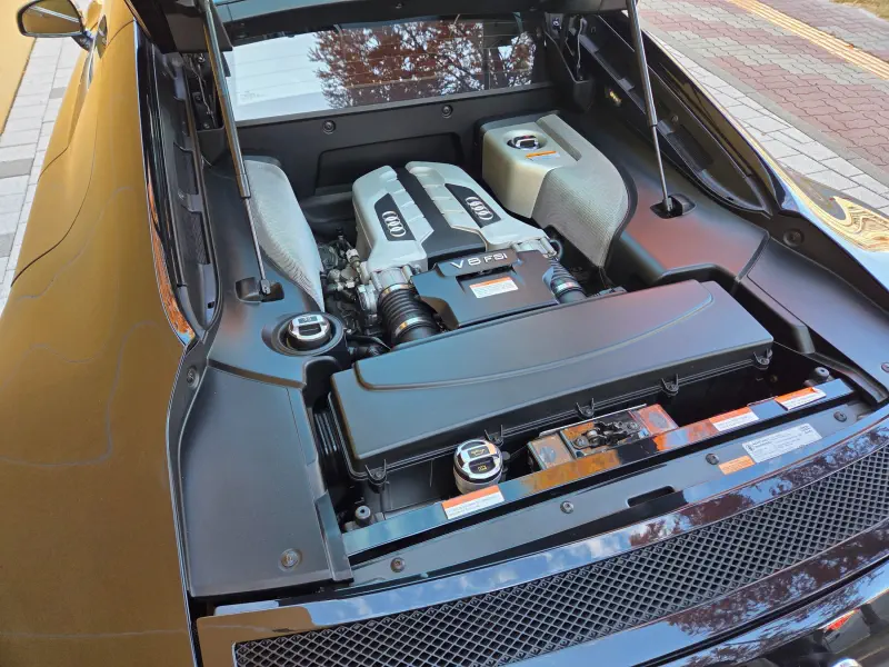 Audi R8