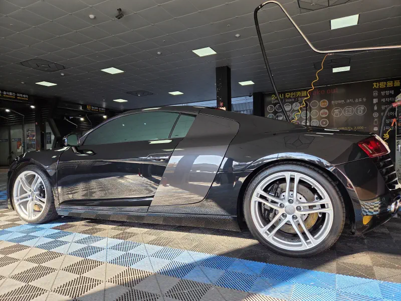 Audi R8