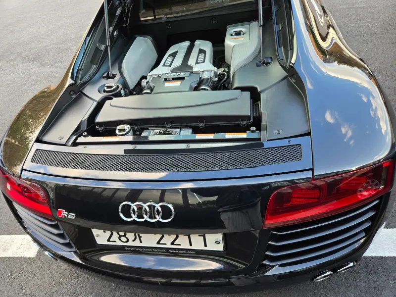 Audi R8