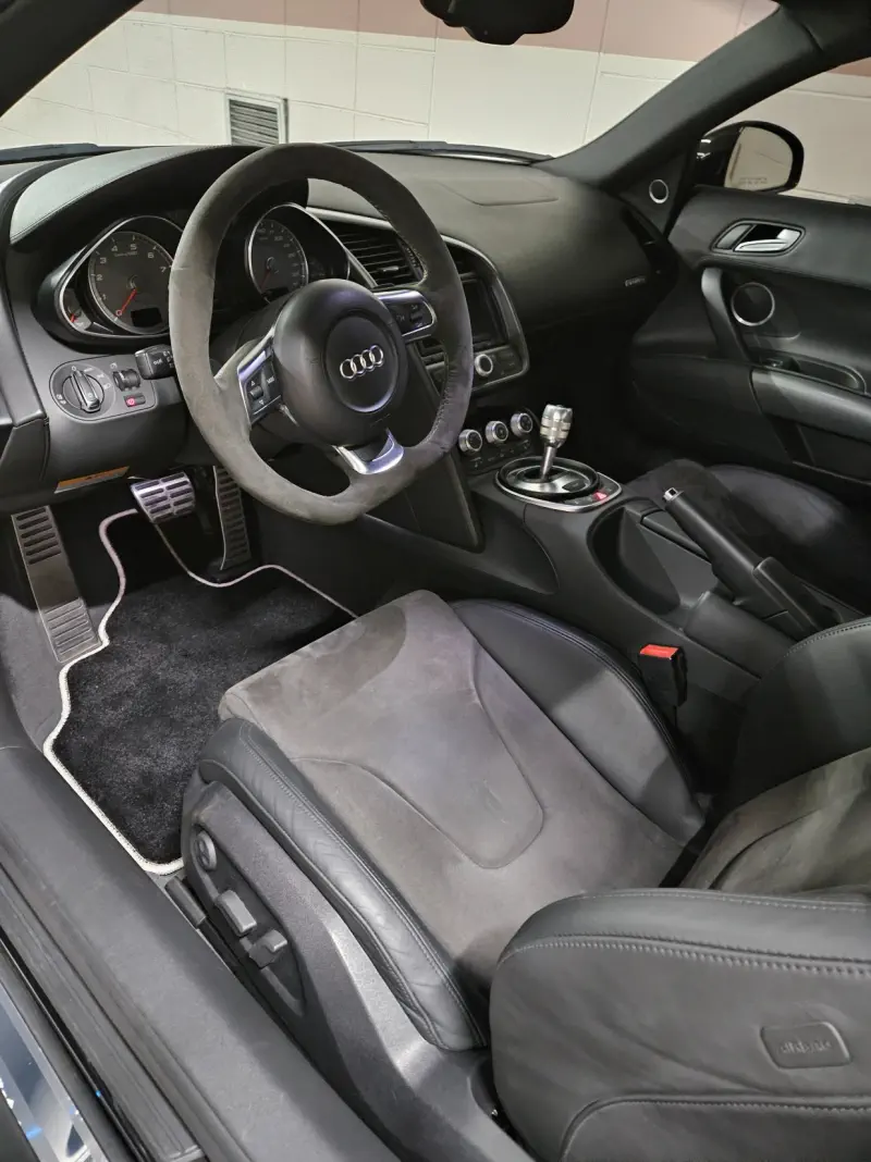 Audi R8