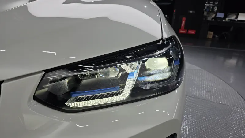 BMW iX3