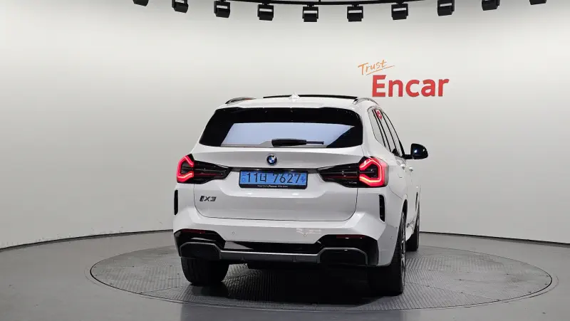 BMW iX3