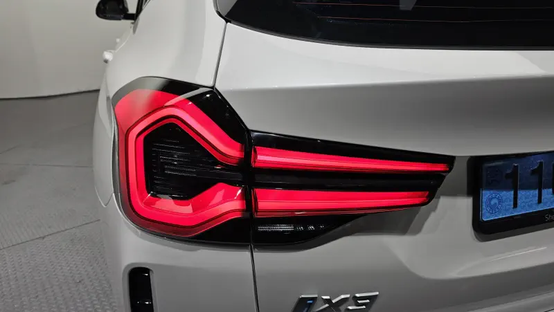 BMW iX3