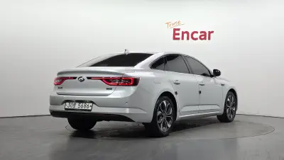 Renault SM6