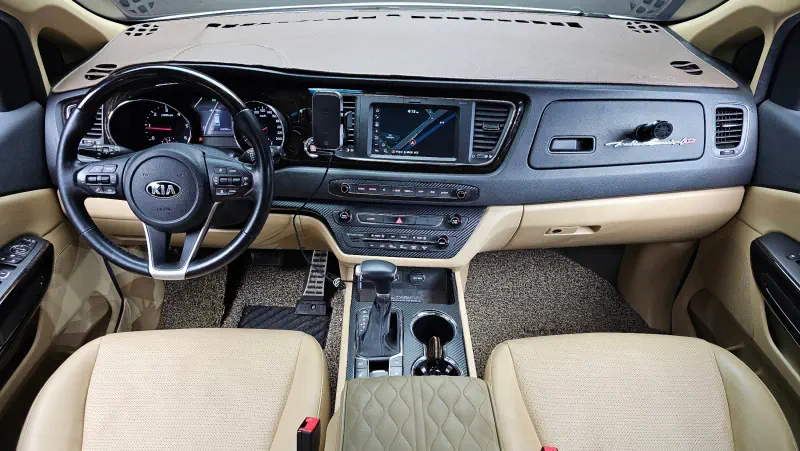 Kia Carnival