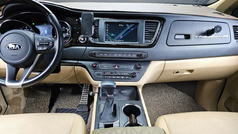 Kia Carnival