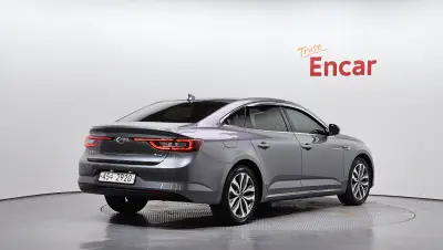 Renault SM6