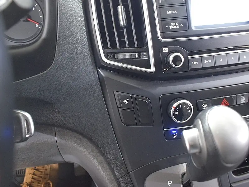 Hyundai Grand Starex