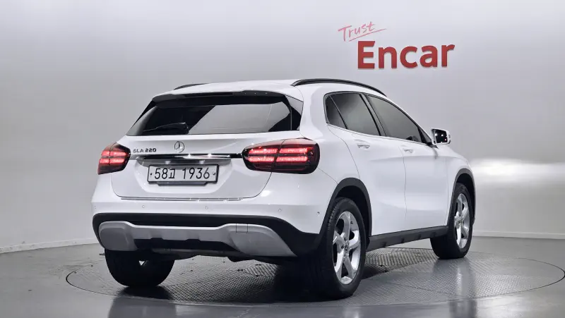 Mercedes-Benz GLA-Class