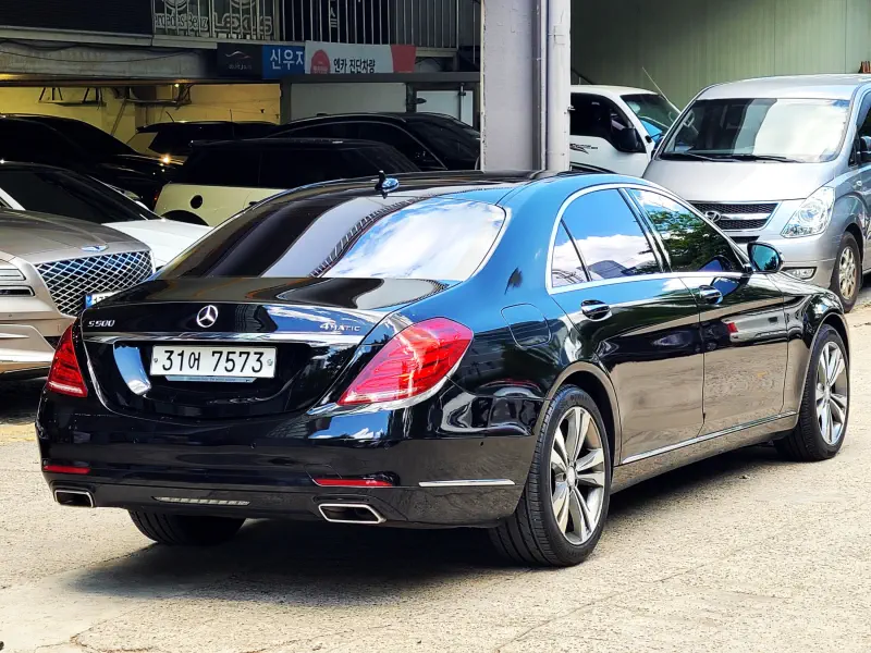 Mercedes-Benz S-Class