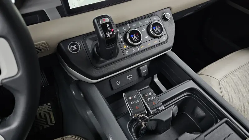 Land Rover Defender