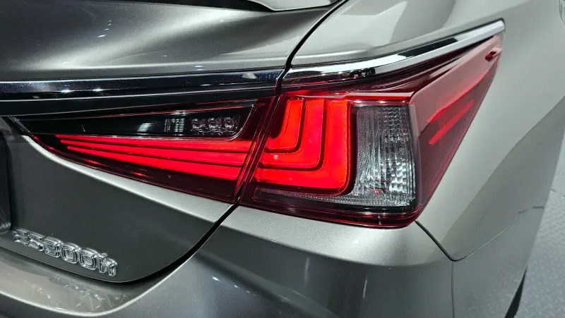 Lexus ES300h