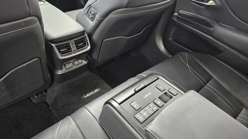 Lexus ES300h