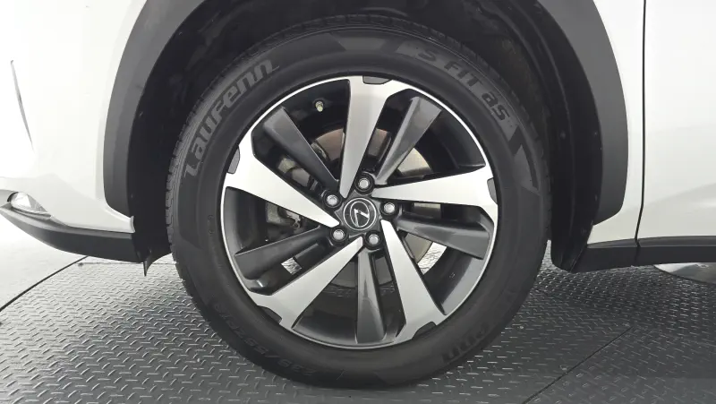 Lexus NX300