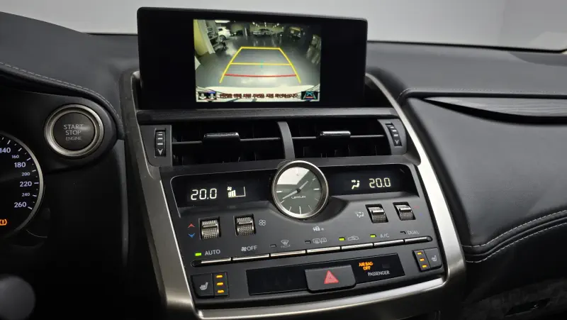 Lexus NX300