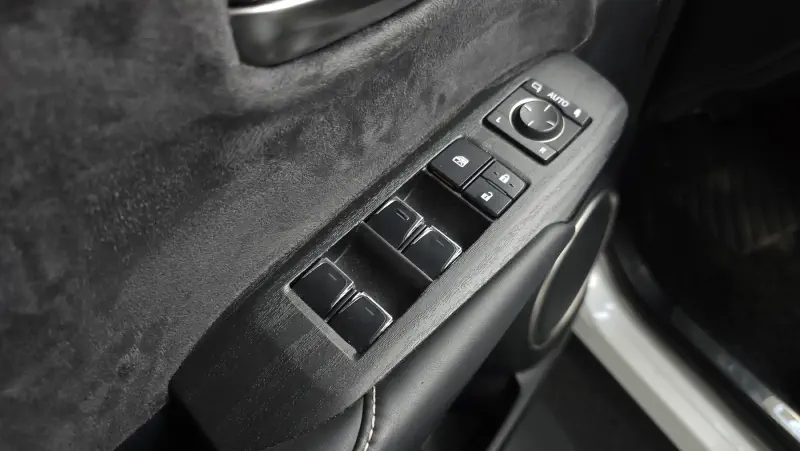 Lexus NX300