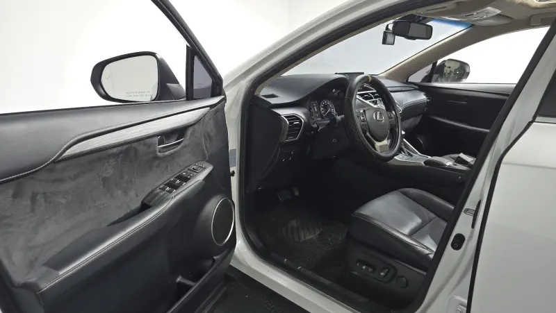 Lexus NX300