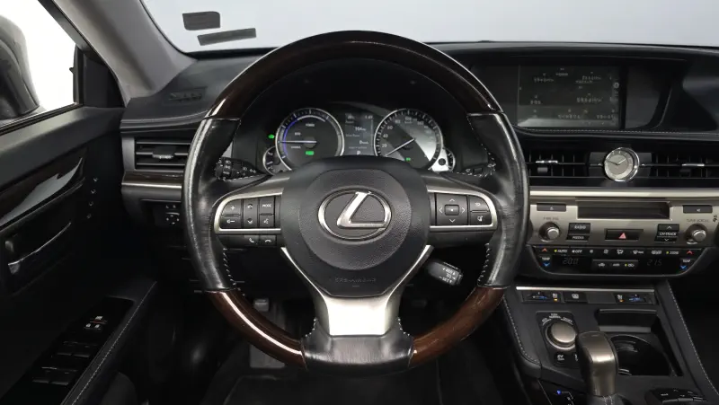 Lexus ES300h