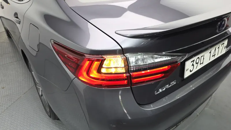 Lexus ES300h