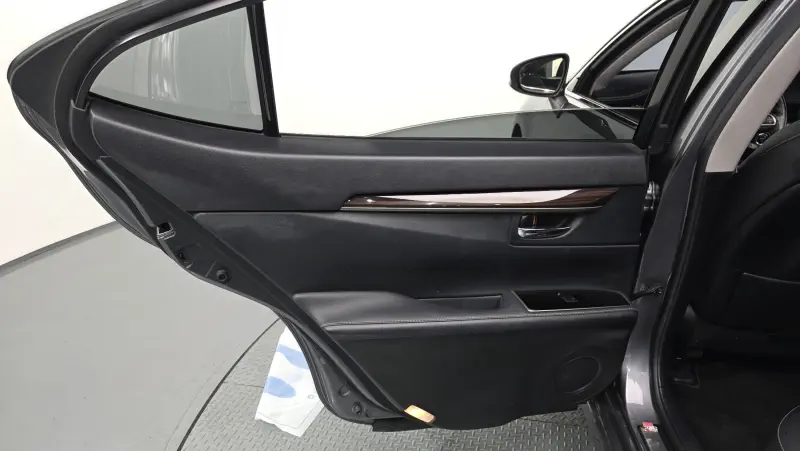 Lexus ES300h