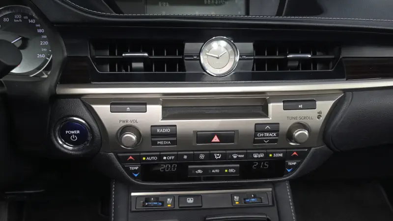 Lexus ES300h