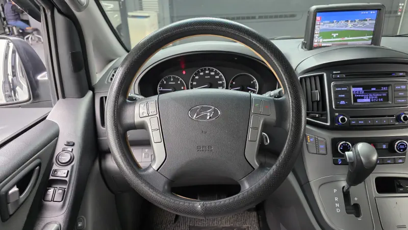 Hyundai Grand Starex