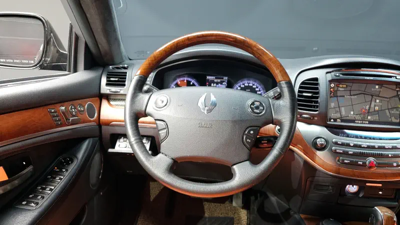 SsangYong Chairman W