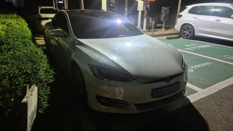 Tesla MODEL S