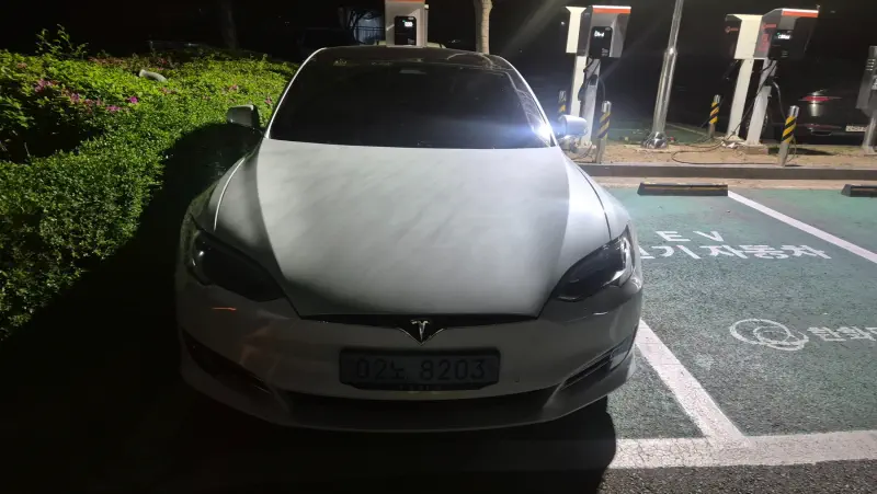 Tesla MODEL S