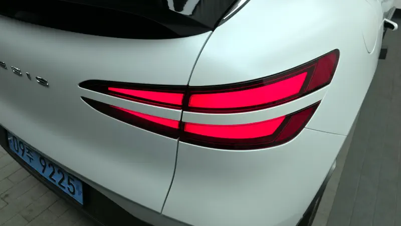 Genesis GV60