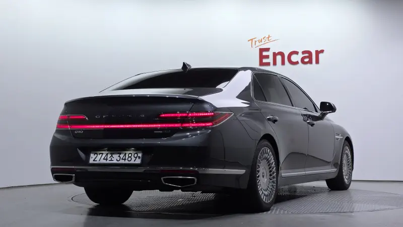 Genesis G90