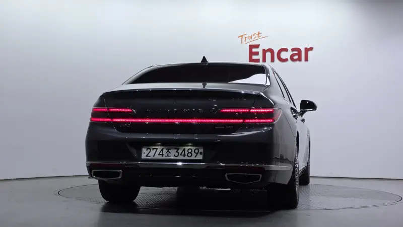 Genesis G90