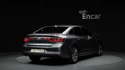 Renault SM6