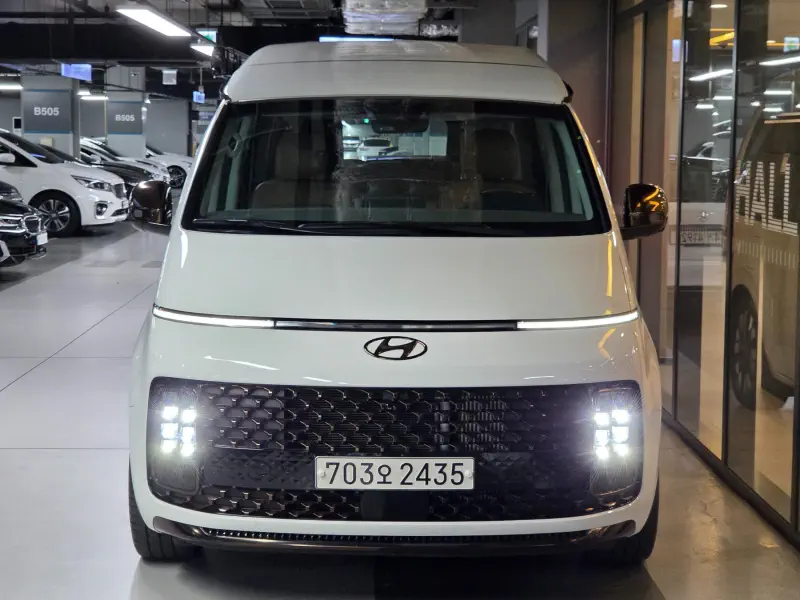 Hyundai Staria